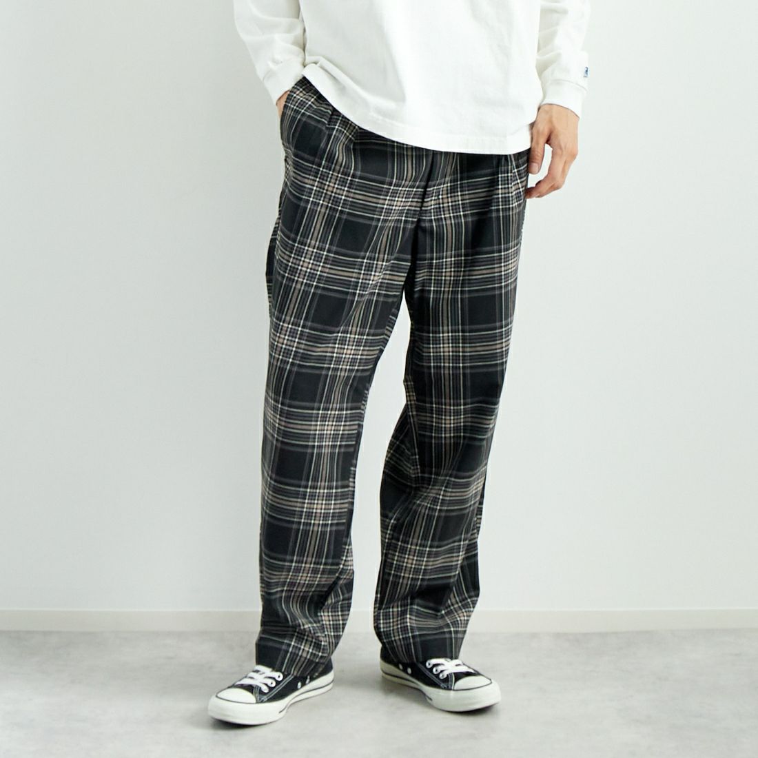 Noir Fabrik [ヌワールファブリック] T/Rツイルストレッチ チェックタックインパンツ [NF-243-055] BK BLK CHK &&モデル身長：182cm 着用サイズ：L&&