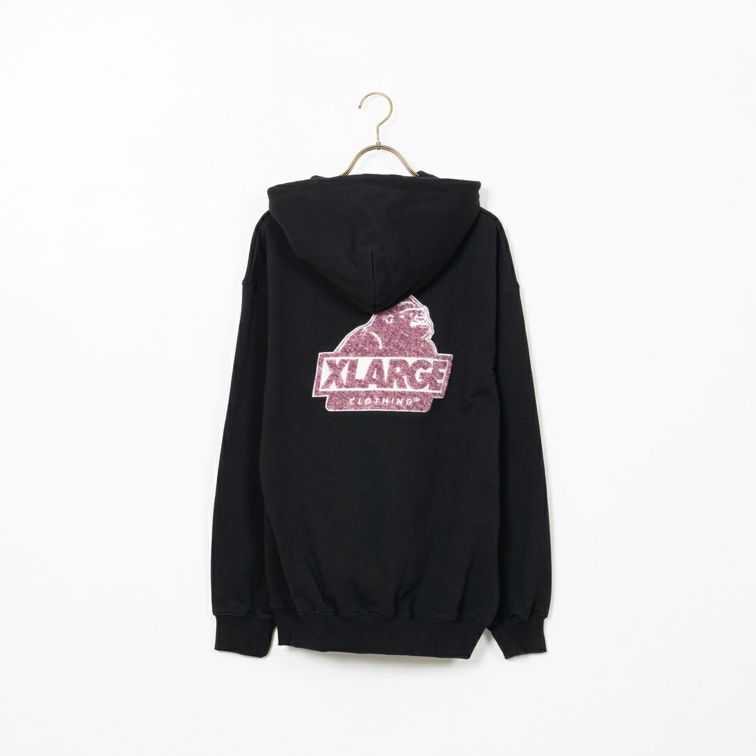 XLARGE [エクストララージ] サガラ刺繍スランテッドOGロゴスウェット フーディ [101243012008]