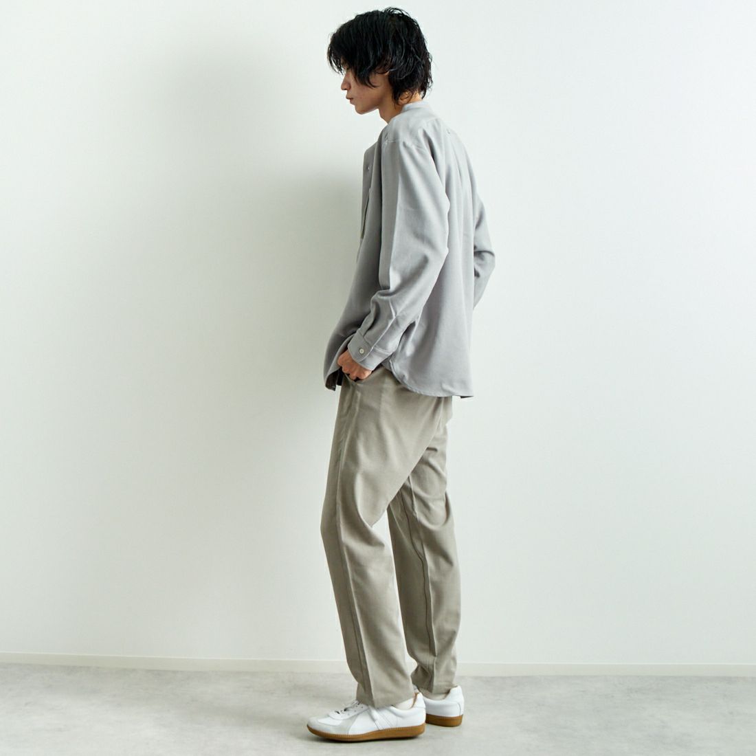 Jeans Factory Clothes [ジーンズファクトリークローズ] ウール混ストレッチワイドテーパードパンツ [JFC-243-054] 66 GRGE &&モデル身長：182cm 着用サイズ：L&&