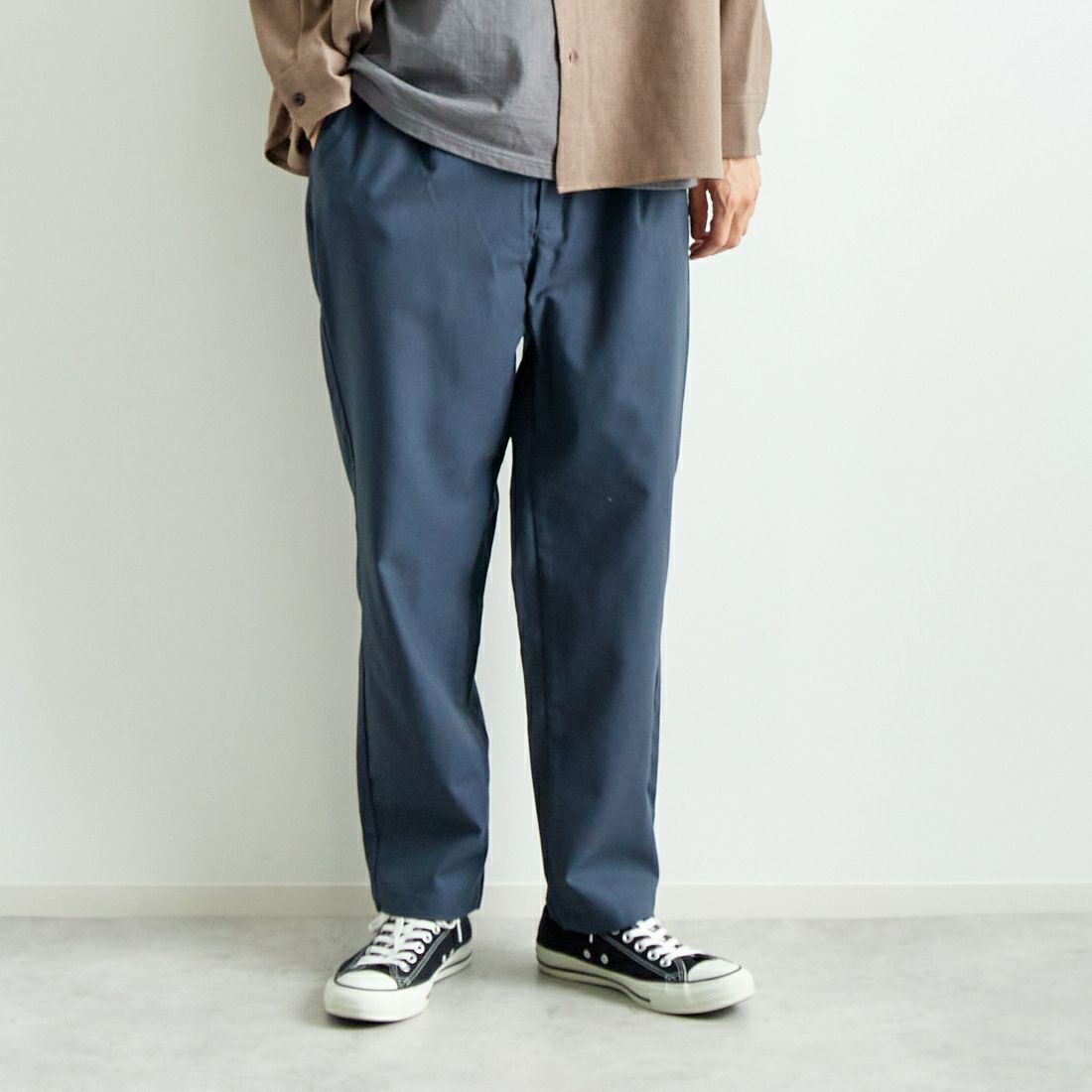 Jeans Factory Clothes [ジーンズファクトリークローズ] ウール混ストレッチワイドテーパードパンツ [JFC-243-054] 05 B.GRY &&モデル身長：182cm 着用サイズ：L&&