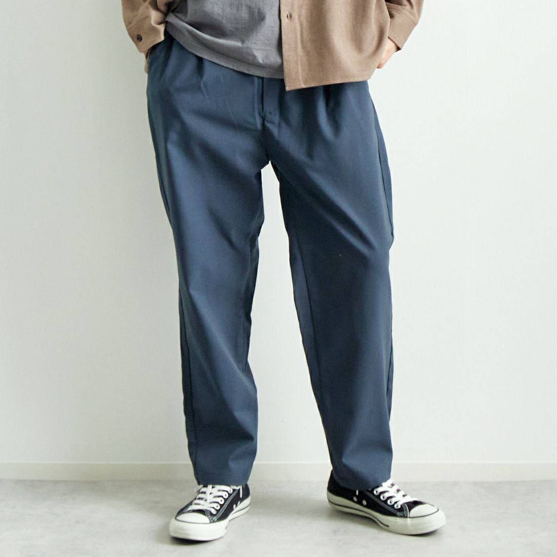 Jeans Factory Clothes [ジーンズファクトリークローズ] ウール混ストレッチワイドテーパードパンツ [JFC-243-054] 05 B.GRY &&モデル身長：182cm 着用サイズ：L&&