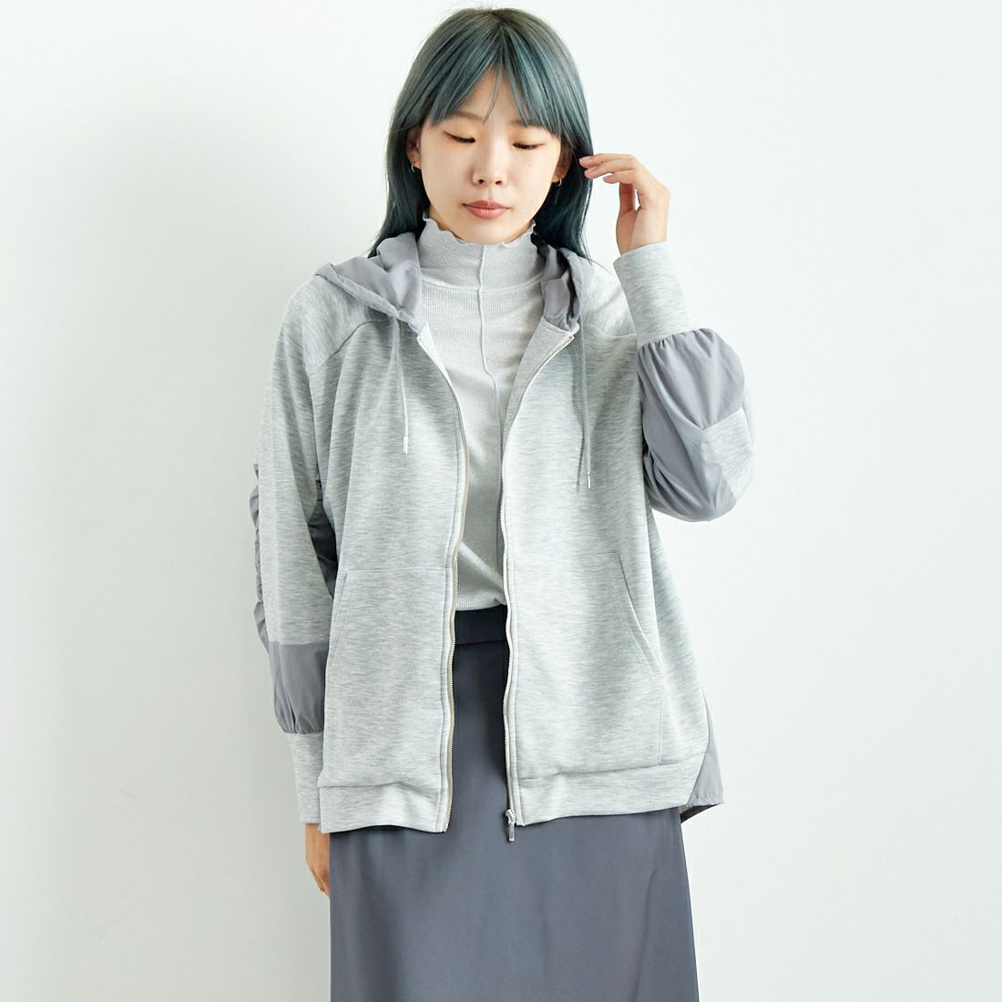 Jeans Factory Clothes [ジーンズファクトリークローズ] 異素材切り替え ボンディングパーカー [21243068] 006 ｸﾞﾚｰ &&モデル身長：167cm 着用サイズ：F&&