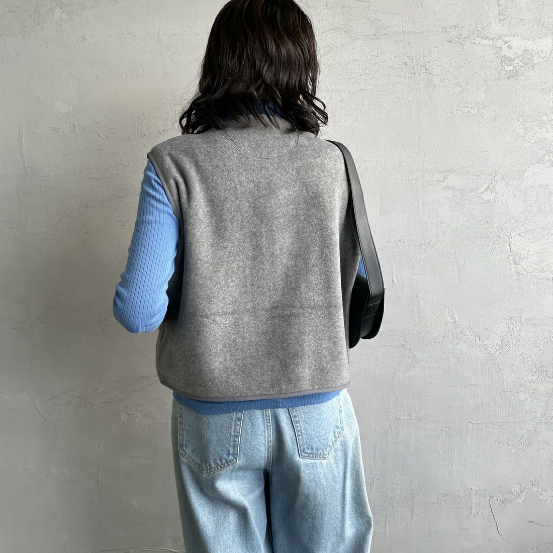 DANTON [ダントン] フリースカラーレスベスト [DT-A0521] DK.GREY&&モデル身長：160cm 着用サイズ：36&&