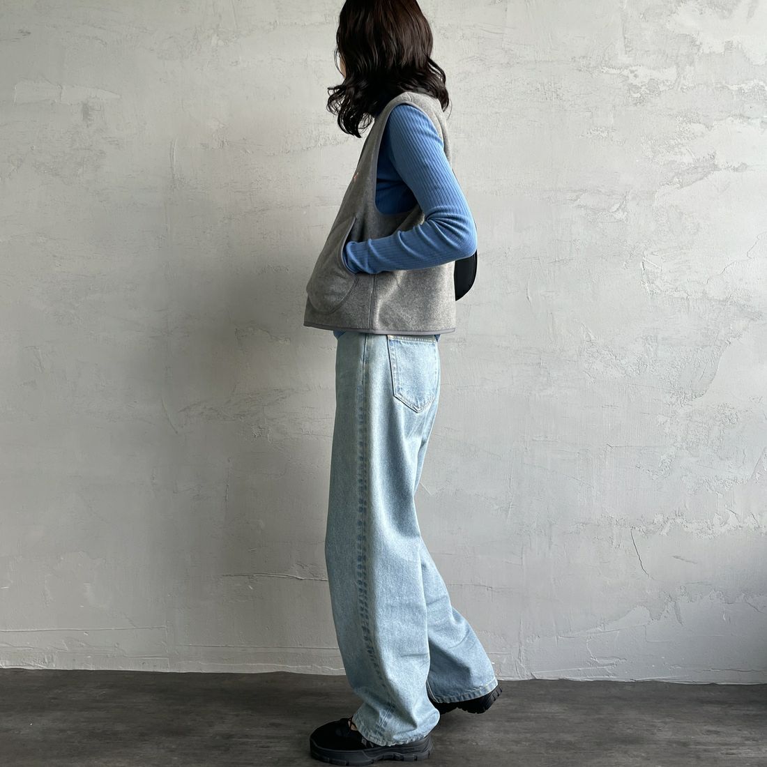 DANTON [ダントン] フリースカラーレスベスト [DT-A0521] DK.GREY&&モデル身長：160cm 着用サイズ：36&&