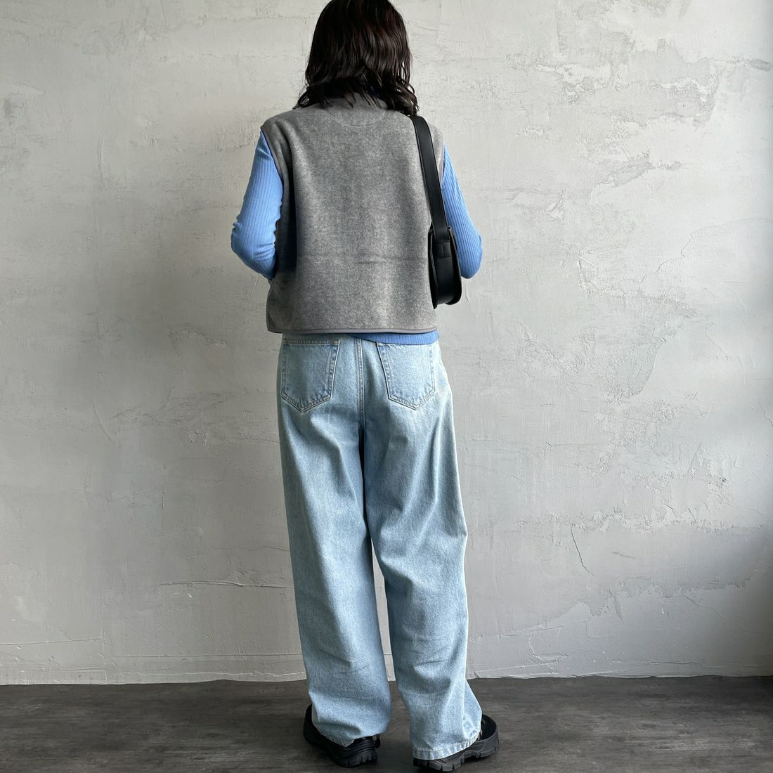 DANTON [ダントン] フリースカラーレスベスト [DT-A0521] DK.GREY&&モデル身長：160cm 着用サイズ：36&&