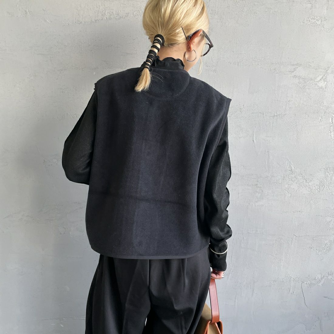 DANTON [ダントン] フリースカラーレスベスト [DT-A0521] BLACK&&モデル身長：150cm 着用サイズ：36&&