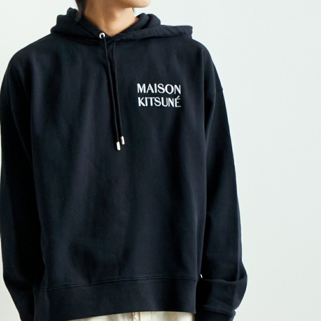 MAISON KITSUNE [メゾン キツネ] ウォーターフォール オーバーサイズフーディ [NM00705KM0001] P199 BLK