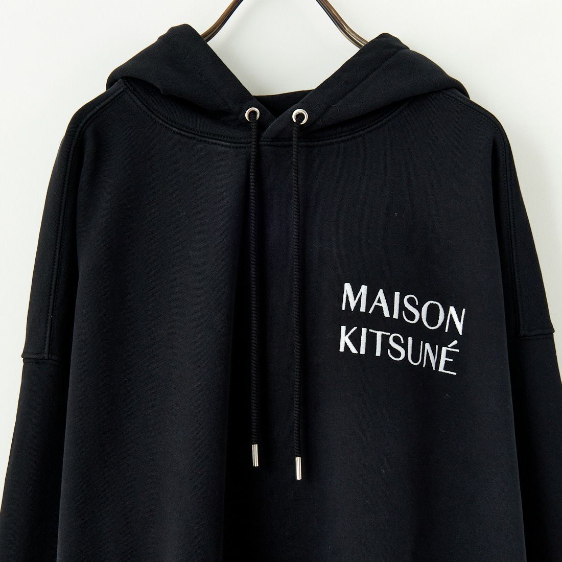 MAISON KITSUNE [メゾン キツネ] ウォーターフォール オーバーサイズフーディ [NM00705KM0001] P199 BLK