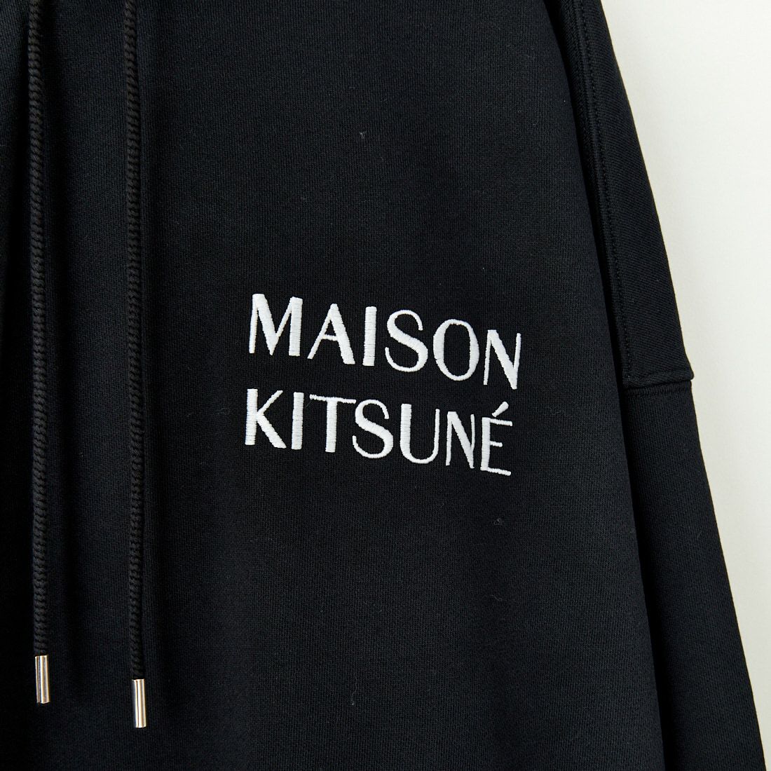 MAISON KITSUNE [メゾン キツネ] ウォーターフォール オーバーサイズフーディ [NM00705KM0001] P199 BLK