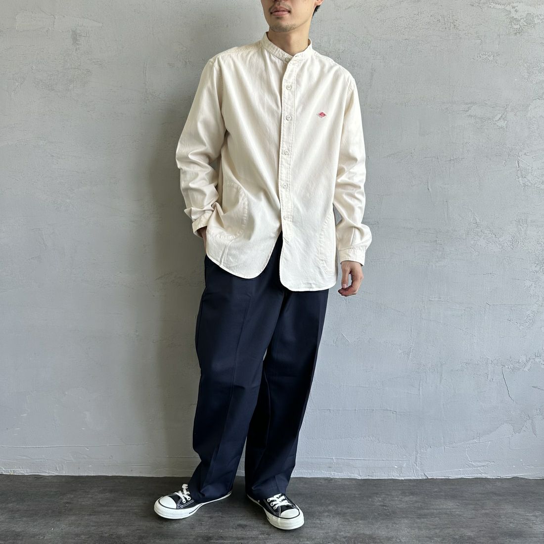 DANTON [ダントン] 先染めビエラ バンドカラーシャツ [DT-B0280VSS] ECRU &&モデル身長：168cm 着用サイズ：42&&
