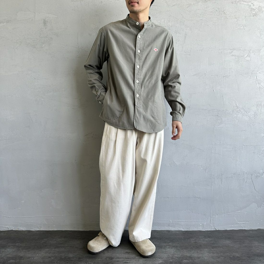 DANTON [ダントン] 先染めビエラ バンドカラーシャツ [DT-B0280VSS] OLIVE CHAM &&モデル身長：168cm 着用サイズ：38&&