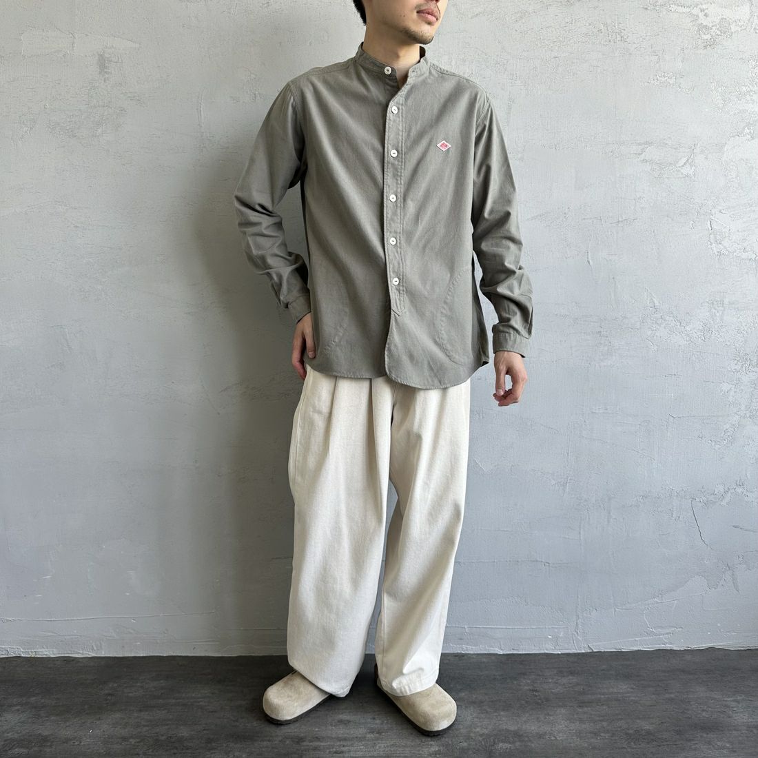 DANTON [ダントン] 先染めビエラ バンドカラーシャツ [DT-B0280VSS] OLIVE CHAM &&モデル身長：168cm 着用サイズ：38&&