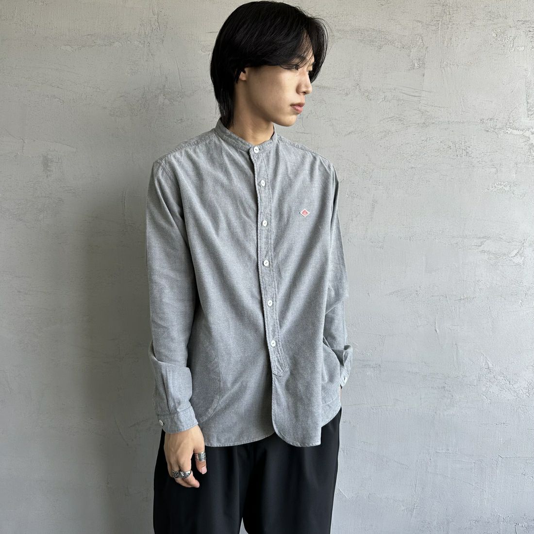 DANTON [ダントン] 先染めビエラ バンドカラーシャツ [DT-B0280VSS] GREY CHAMB &&モデル身長：179cm 着用サイズ：42&&