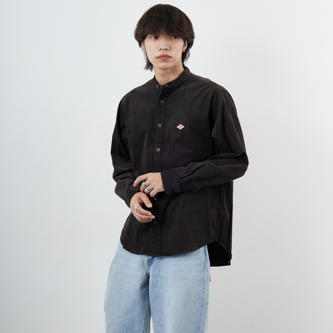 DANTON [ダントン] コーデュロイ バンドカラーシャツ [DT-B0291MCD] CHARCOAL &&モデル身長：179cm 着用サイズ：40&&