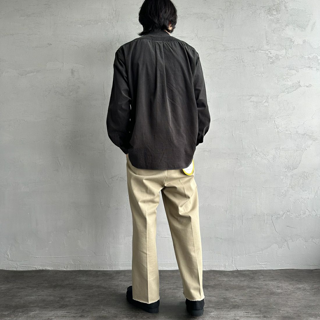 DANTON [ダントン] コーデュロイ バンドカラーシャツ [DT-B0291MCD] CHARCOAL &&モデル身長：179cm 着用サイズ：42&&