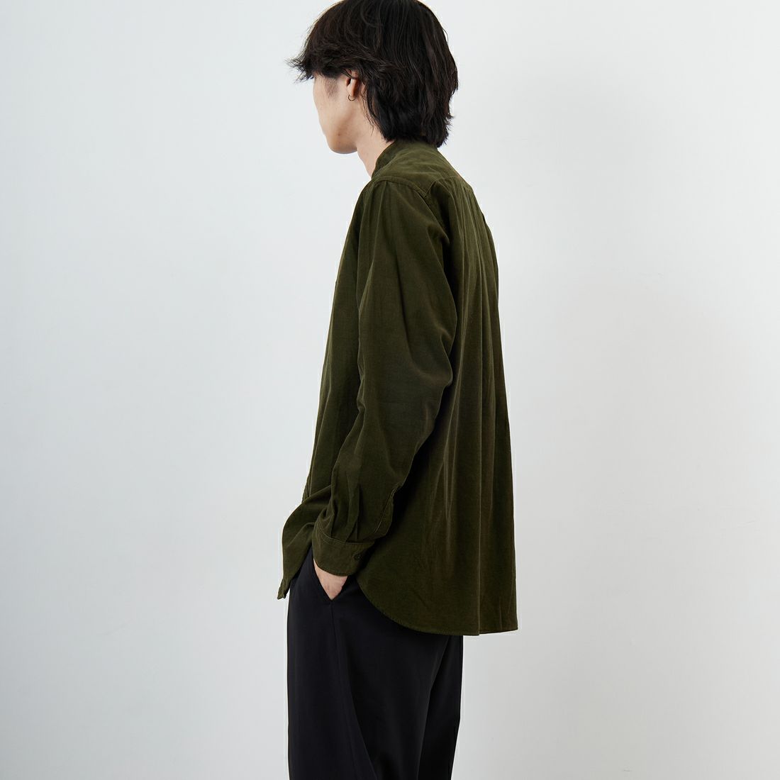 DANTON [ダントン] コーデュロイ バンドカラーシャツ [DT-B0291MCD] OLIVE &&モデル身長：179cm 着用サイズ：42&&