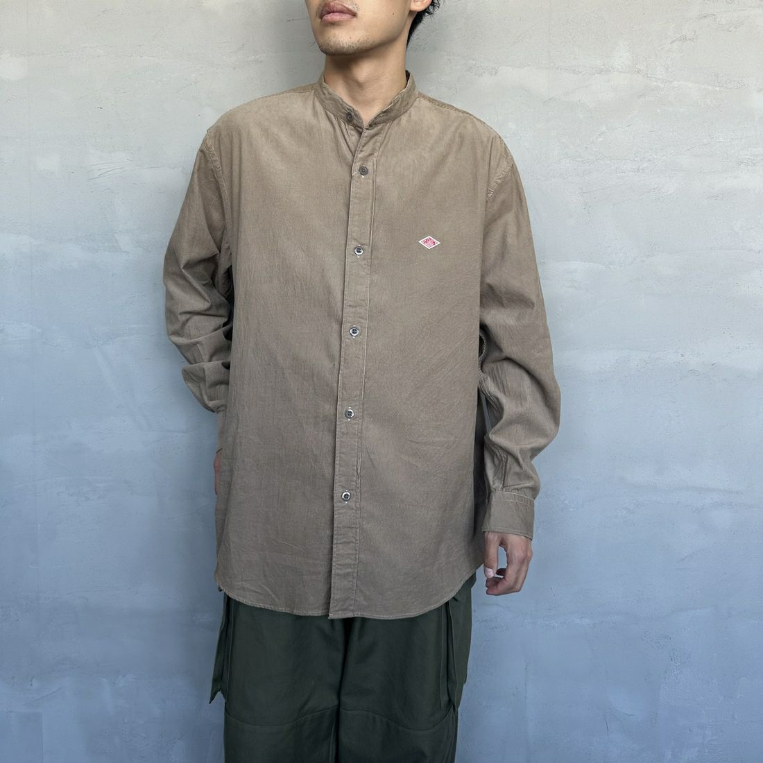 DANTON [ダントン] コーデュロイ バンドカラーシャツ [DT-B0291MCD] SAND BEIGE &&モデル身長：168cm 着用サイズ：42&&