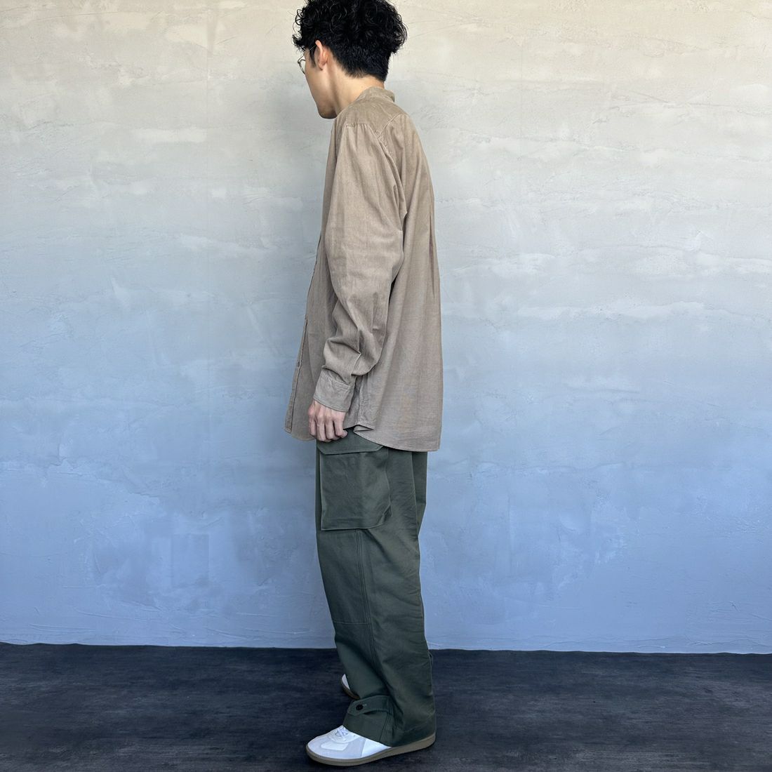 DANTON [ダントン] コーデュロイ バンドカラーシャツ [DT-B0291MCD] SAND BEIGE &&モデル身長：168cm 着用サイズ：42&&
