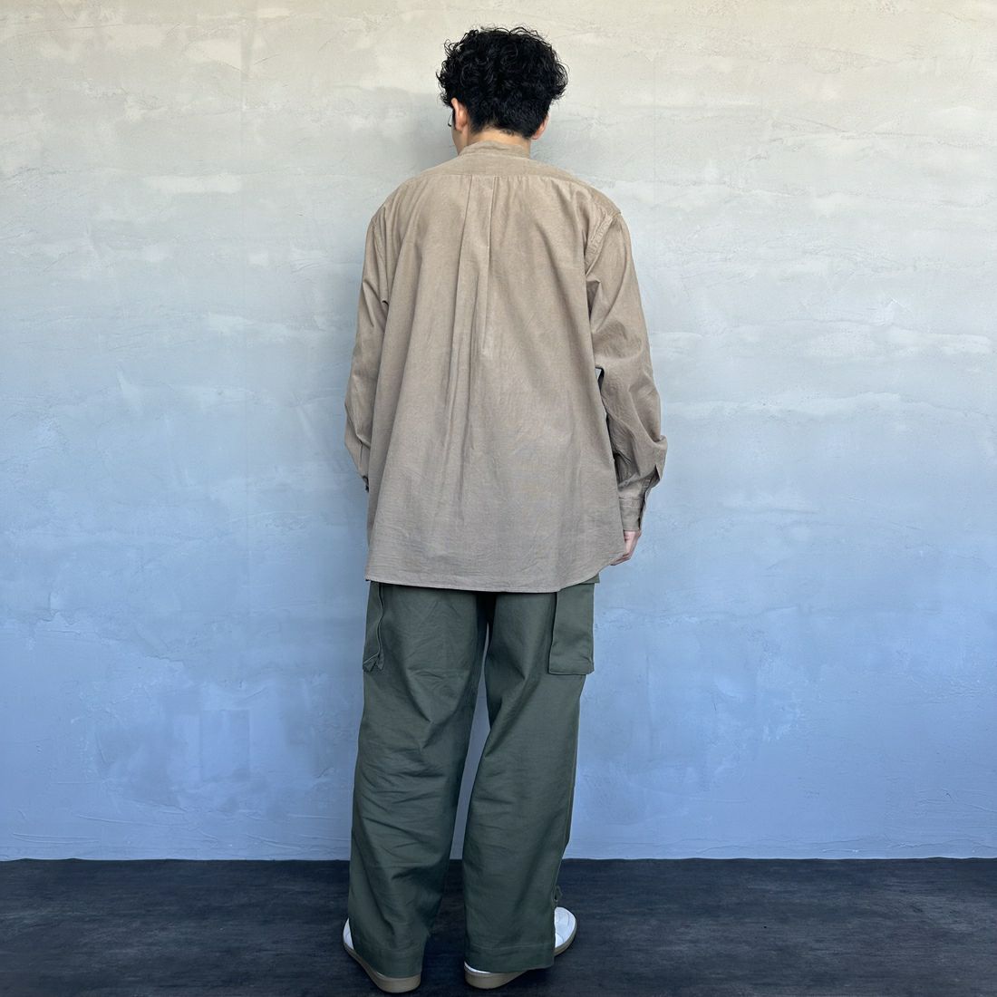 DANTON [ダントン] コーデュロイ バンドカラーシャツ [DT-B0291MCD] SAND BEIGE &&モデル身長：168cm 着用サイズ：42&&