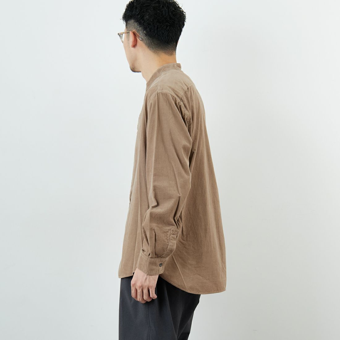 DANTON [ダントン] コーデュロイ バンドカラーシャツ [DT-B0291MCD] SAND BEIGE &&モデル身長：168cm 着用サイズ：40&&