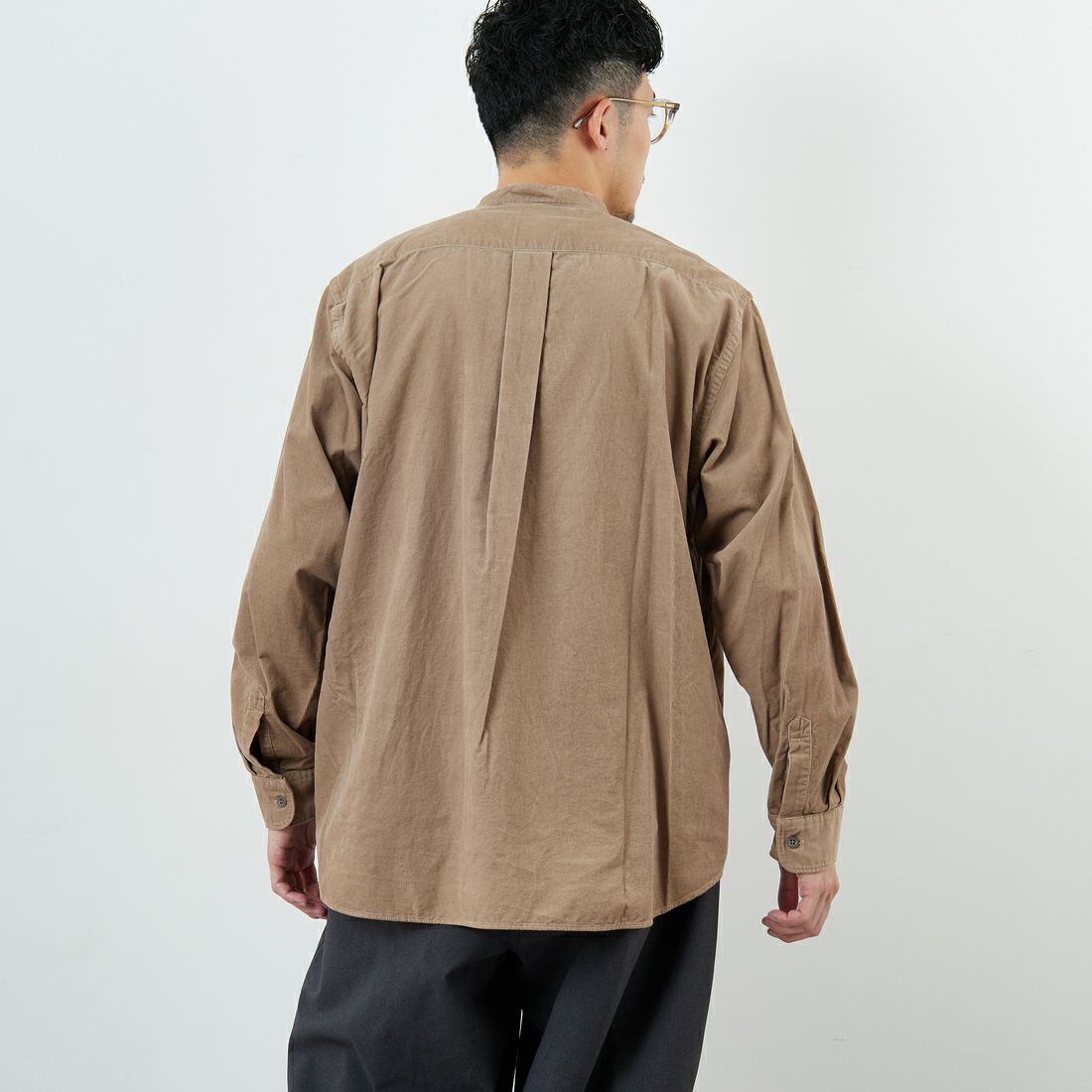 DANTON [ダントン] コーデュロイ バンドカラーシャツ [DT-B0291MCD] SAND BEIGE &&モデル身長：168cm 着用サイズ：40&&