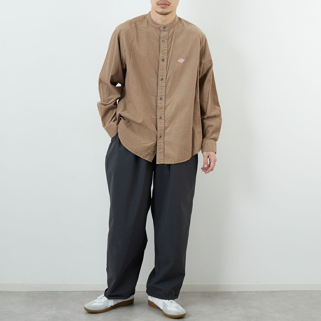 DANTON [ダントン] コーデュロイ バンドカラーシャツ [DT-B0291MCD] SAND BEIGE &&モデル身長：168cm 着用サイズ：40&&