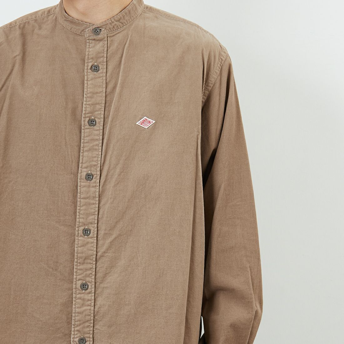 DANTON [ダントン] コーデュロイ バンドカラーシャツ [DT-B0291MCD] SAND BEIGE &&モデル身長：168cm 着用サイズ：40&&