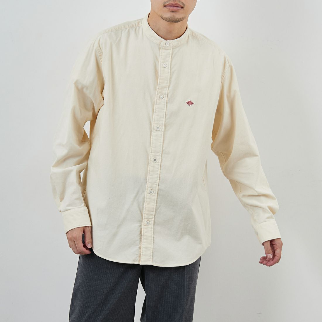 DANTON [ダントン] コーデュロイ バンドカラーシャツ [DT-B0291MCD] OFF WHITE &&モデル身長：168cm 着用サイズ：40&&
