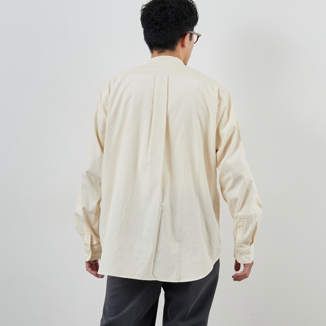 DANTON [ダントン] コーデュロイ バンドカラーシャツ [DT-B0291MCD] OFF WHITE &&モデル身長：168cm 着用サイズ：40&&