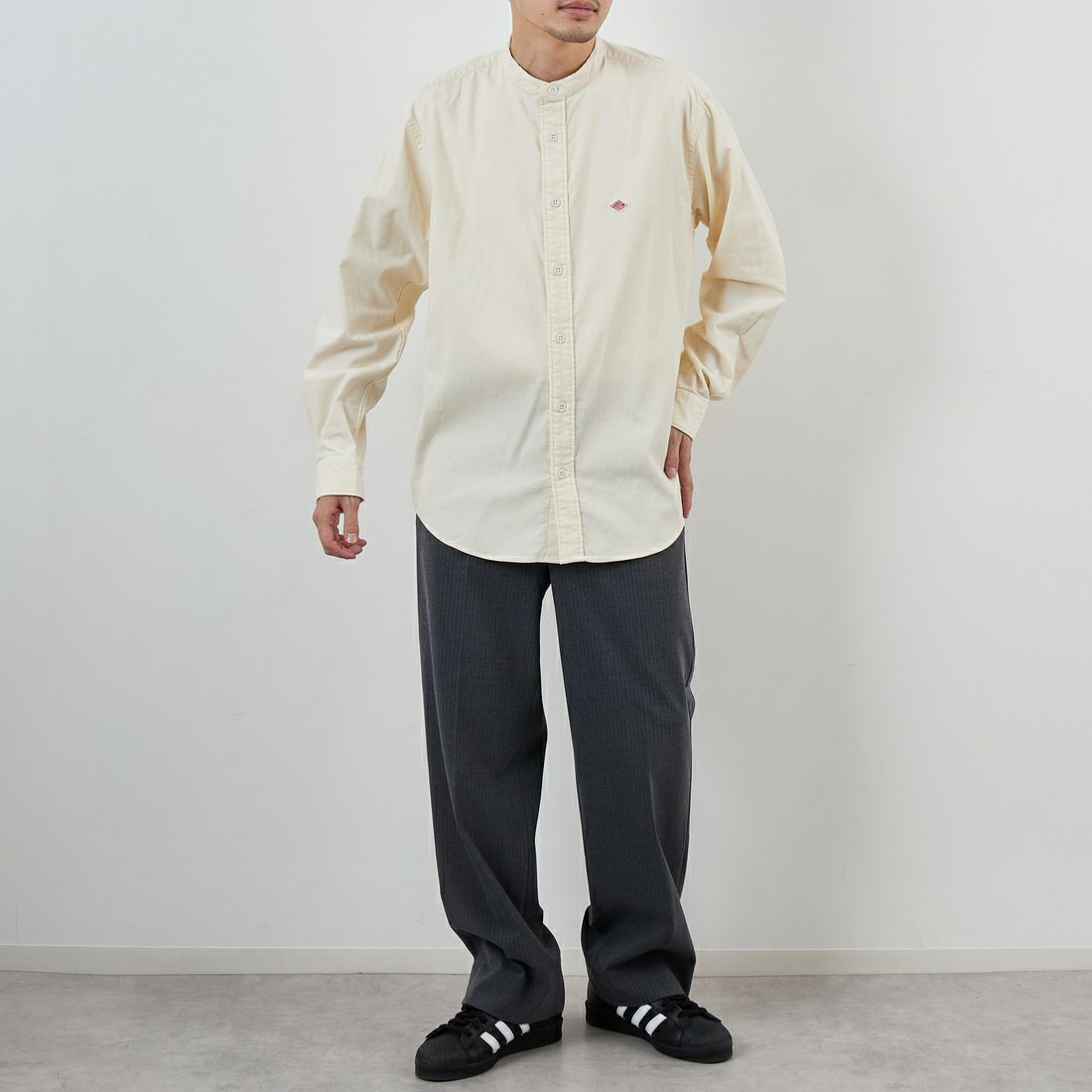 DANTON [ダントン] コーデュロイ バンドカラーシャツ [DT-B0291MCD] OFF WHITE &&モデル身長：168cm 着用サイズ：40&&