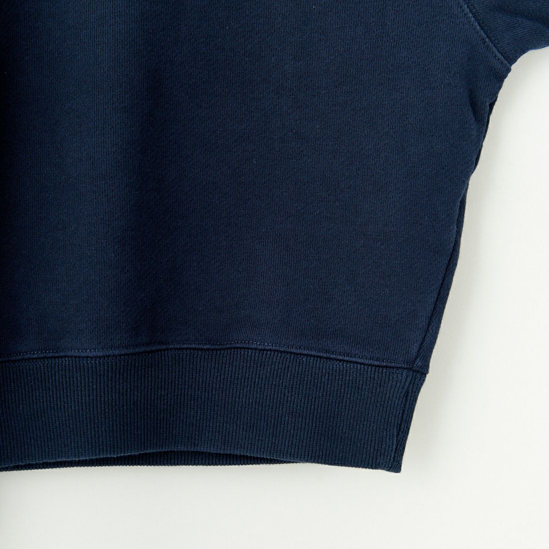 MAISON KITSUNE [メゾン キツネ] グラデーション ボクシースウェットシャツ [NW00309KM0326] P480 NAVY