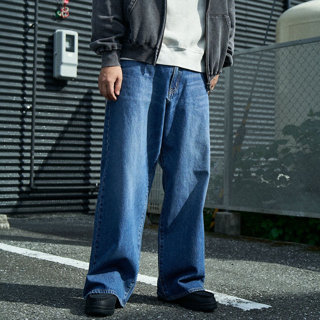 LIBERTO [リベルト] EL PASO ワイドバギーデニム [FL2500] 93 S.W &&モデル身長：179cm 着用サイズ：30&&