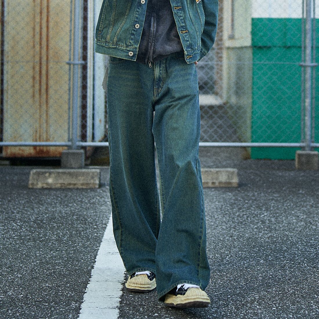 LIBERTO [リベルト] EL PASO ワイドバギーデニム [FL2500] 88 GRUNGE &&モデル身長：179cm 着用サイズ：32&&