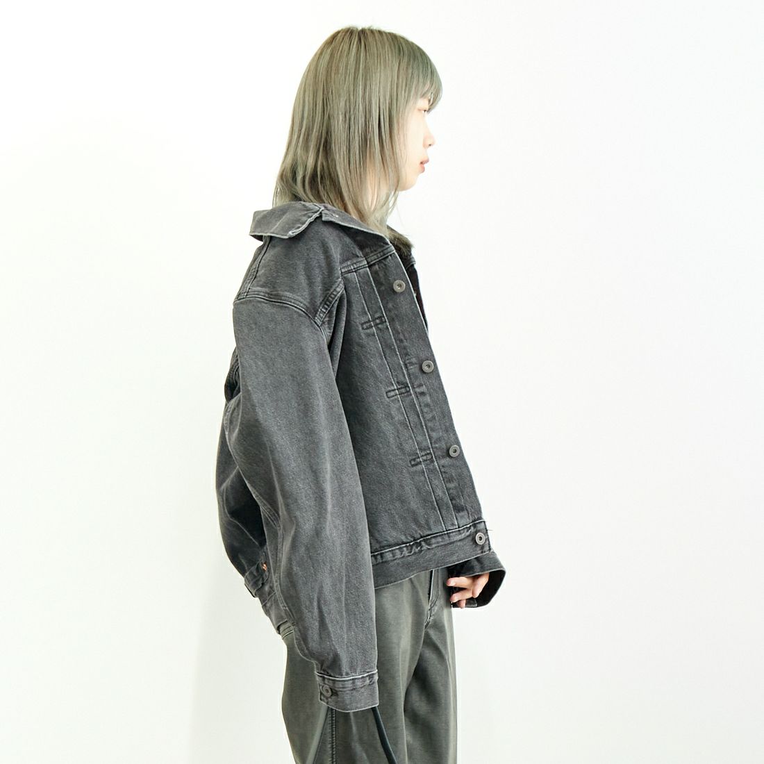 LEVI'S [リーバイス] TYPE1 トラッカージャケット [A3174-00] 00 MIDNIGH &&モデル身長：167cm 着用サイズ：S&&
