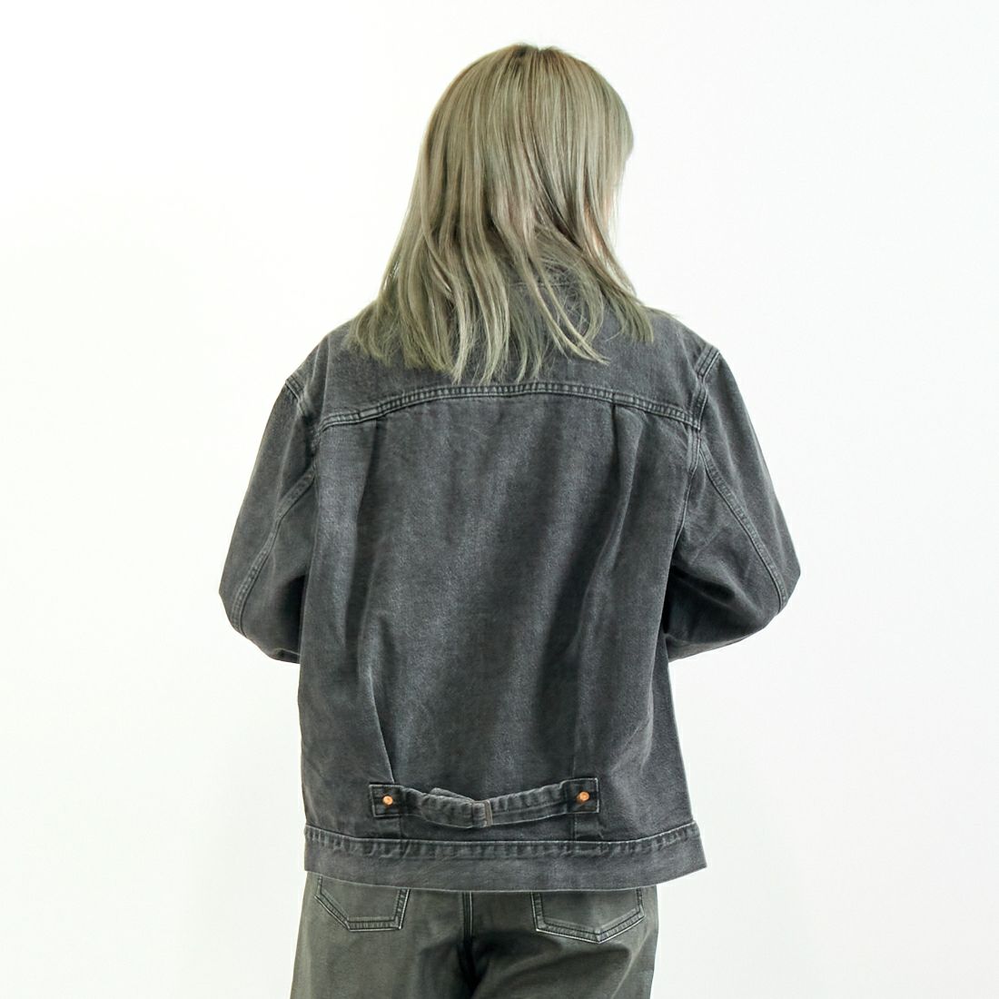 LEVI'S [リーバイス] TYPE1 トラッカージャケット [A3174-00] 00 MIDNIGH &&モデル身長：167cm 着用サイズ：S&&