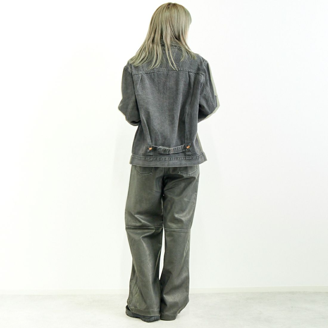 LEVI'S [リーバイス] TYPE1 トラッカージャケット [A3174-00] 00 MIDNIGH &&モデル身長：167cm 着用サイズ：S&&