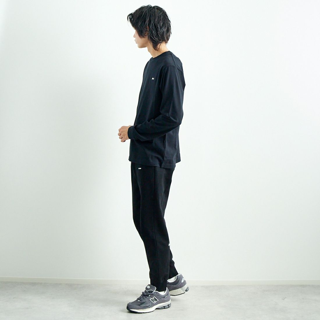 DENHAM [デンハム] AMERICANA ロングスリーブTシャツ [AMERICANA-LS-TEE] BLACK &&モデル身長：182cm 着用サイズ：L&&