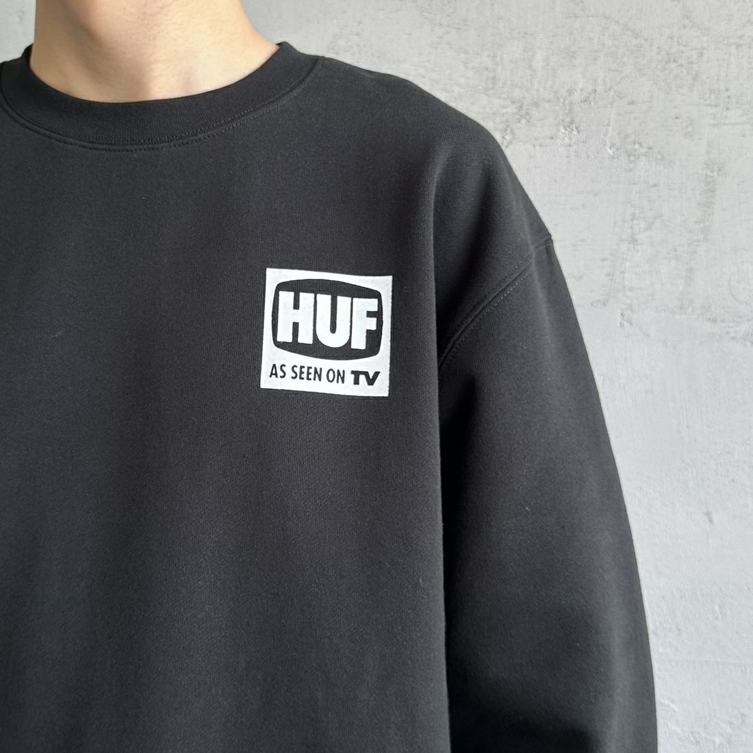 HUF [ハフ] AS SEEN ON TV バックプリントスウェット [PF00690] BLACK