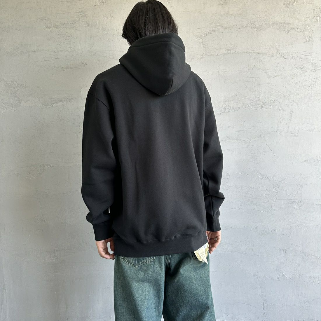 HUF [ハフ] ESPECIAL ロゴ刺繍スウェットパーカー [PF00685] BLACK &&モデル身長：179cm 着用サイズ：L&&