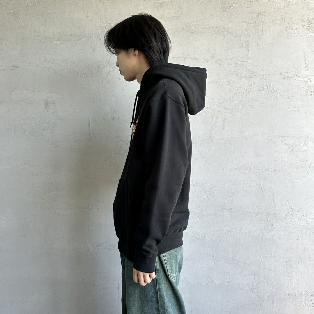 HUF [ハフ] ESPECIAL ロゴ刺繍スウェットパーカー [PF00685] BLACK &&モデル身長：179cm 着用サイズ：M&&