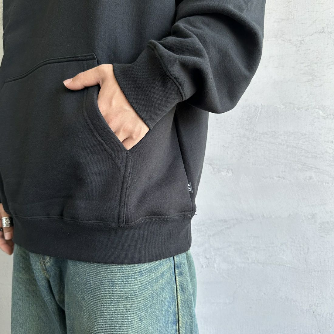 HUF [ハフ] ESPECIAL ロゴ刺繍スウェットパーカー [PF00685] BLACK