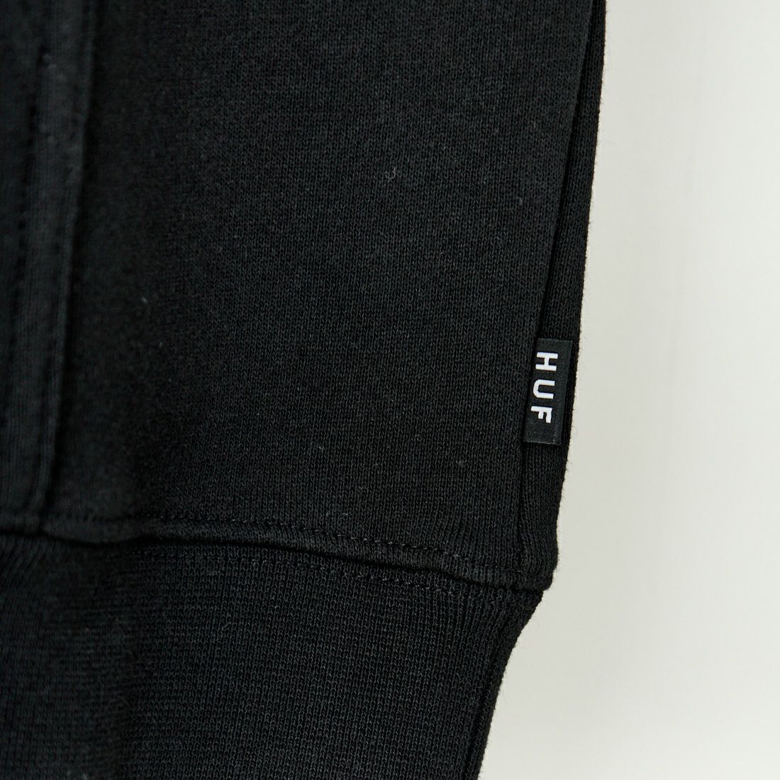 HUF [ハフ] ESPECIAL ロゴ刺繍スウェットパーカー [PF00685] BLACK