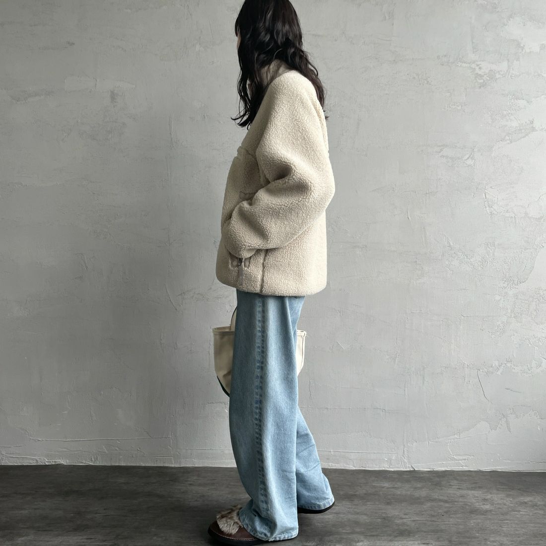 Gymphlex [ジムフレックス] コージーライトボアブルゾン [GY-A0249BOL] OYSTER WHT &&モデル身長：160cm 着用サイズ：14&&