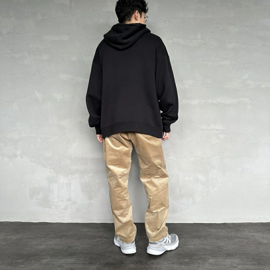 GRAMiCCi [グラミチ] コーデュロイルーズテーパードリッジパンツ [G4FU-P040] CHINO &&モデル身長：168cm 着用サイズ：M&&