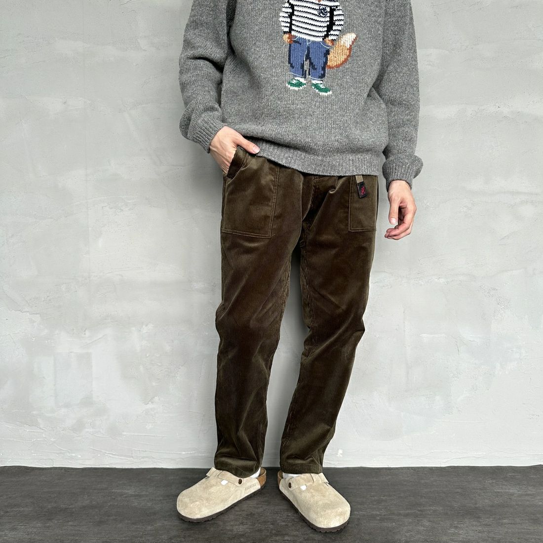 GRAMiCCi [グラミチ] コーデュロイルーズテーパードリッジパンツ [G4FU-P040] OLIVE GREE &&モデル身長：168cm 着用サイズ：S&&