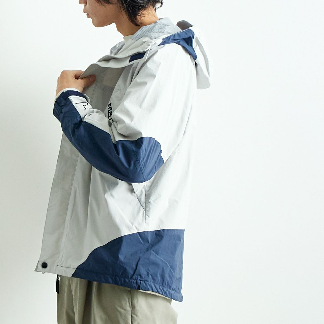 Marmot [マーモット] キメラマウンテンジャケット [TSAMO036] L.GRAY/NAV &&モデル身長：182cm 着用サイズ：L&&
