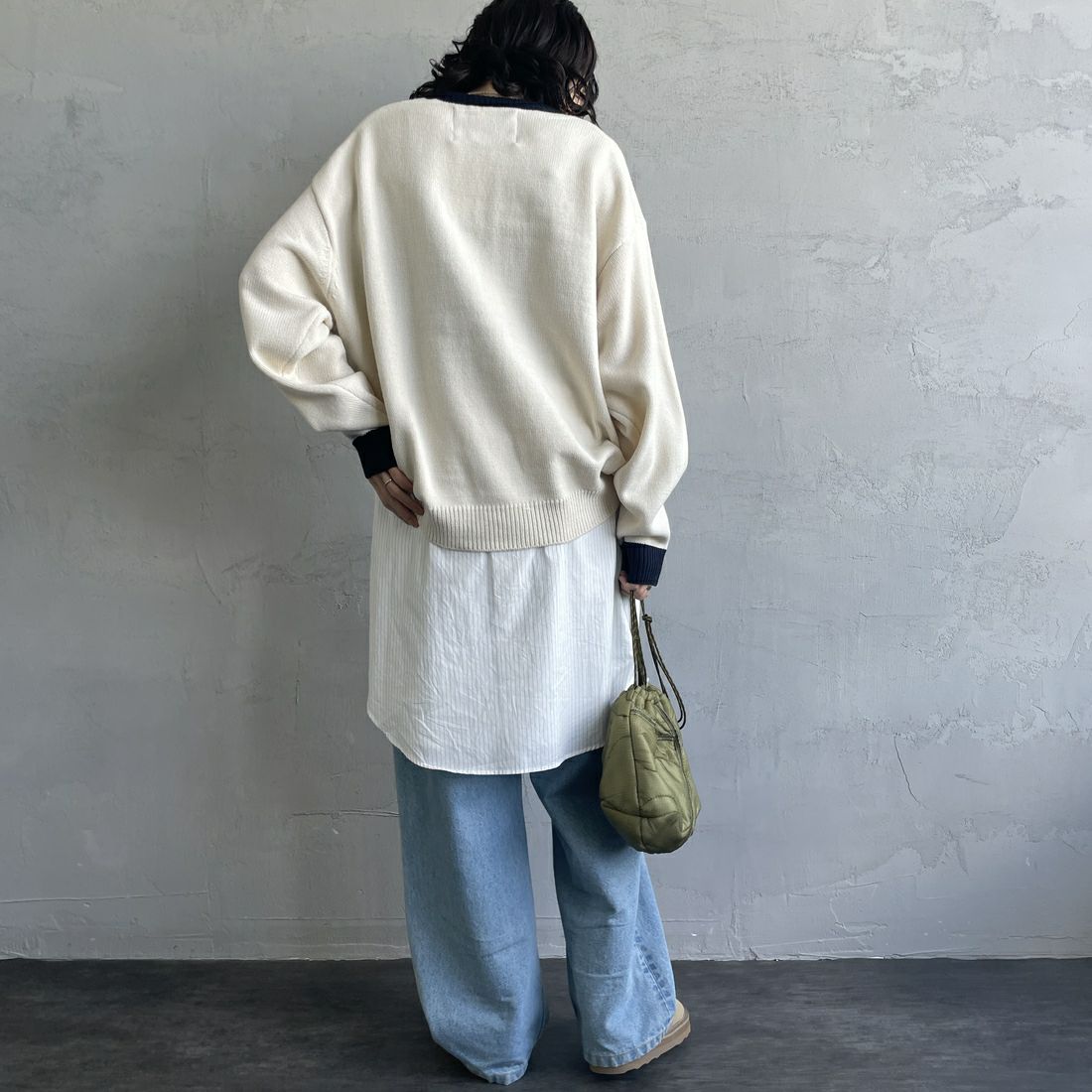 LOGAN Knitting Mills [ローガン ニッティング ミルズ] 別注 クルーネック 配色ジャガードロゴニット [LG-24FW28IN-JF] IVORY &&モデル身長：160cm 着用サイズ：F&&