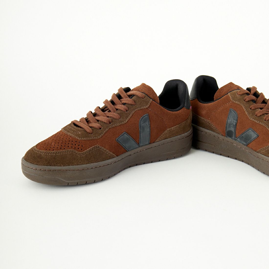 VEJA [ヴェジャ] レザースニーカー [V-90] WALNUT BLK