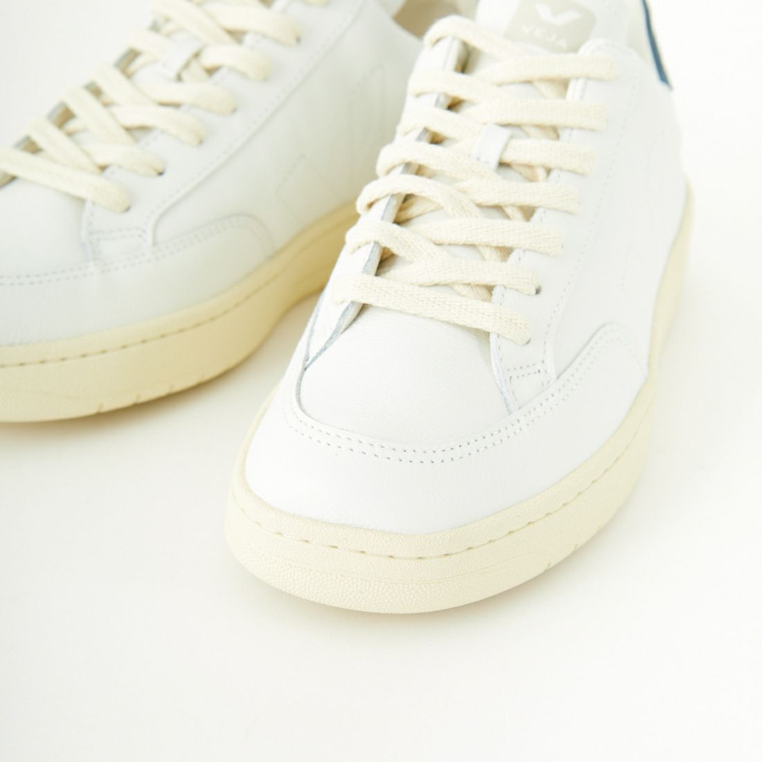 VEJA [ヴェジャ] レザースニーカー [V-12] E-WHT W CA