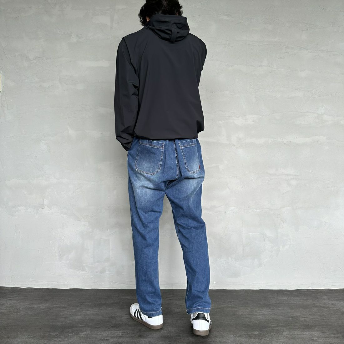 GRAMiCCi [グラミチ] ストレッチデニム ルーズテーパードリッジパンツ [G3FU-P052] DARK USED &&モデル身長：179cm 着用サイズ：L&&